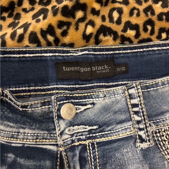 Stylish Blue Boot Cut Jeans with Embroidery - Picture 2 of 3